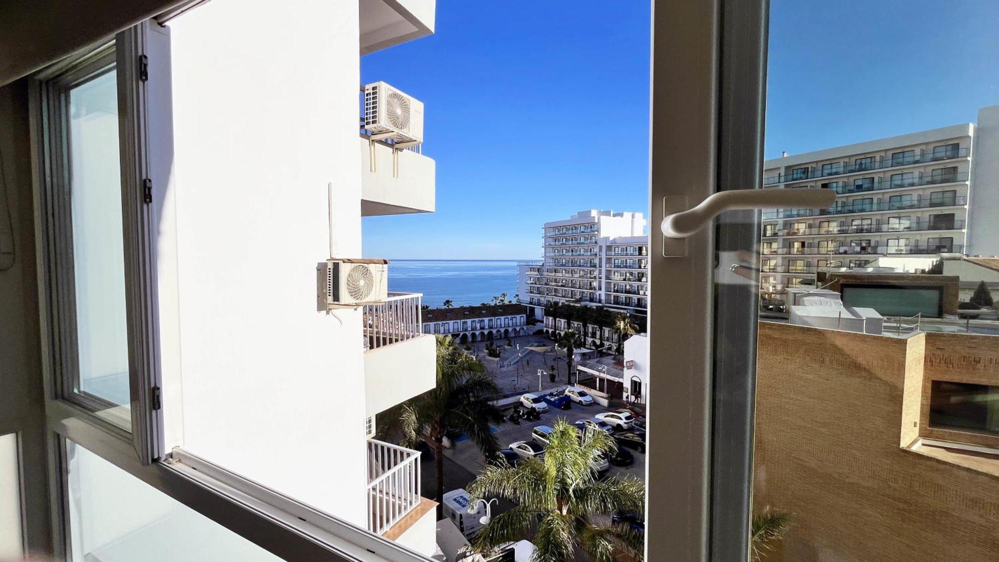 Pool And Beach In Benalmadena Exterior photo